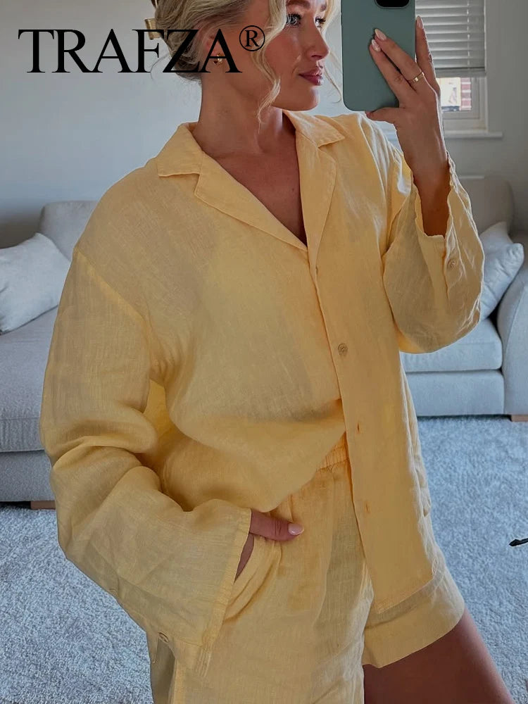 Casual Women Linen Summer Set.